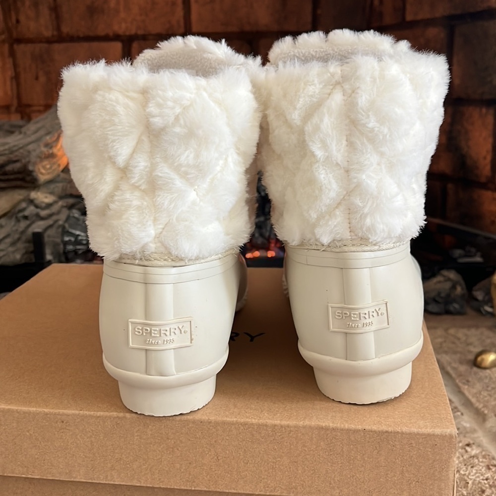Brand New Sperry Saltwater Faux Fur Ivory Quilt Stitch Duck Boots Waterproof - Picture 8 of 16